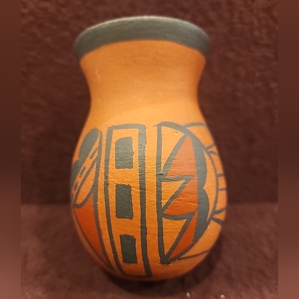 Vtg Jemez Pottery Vase